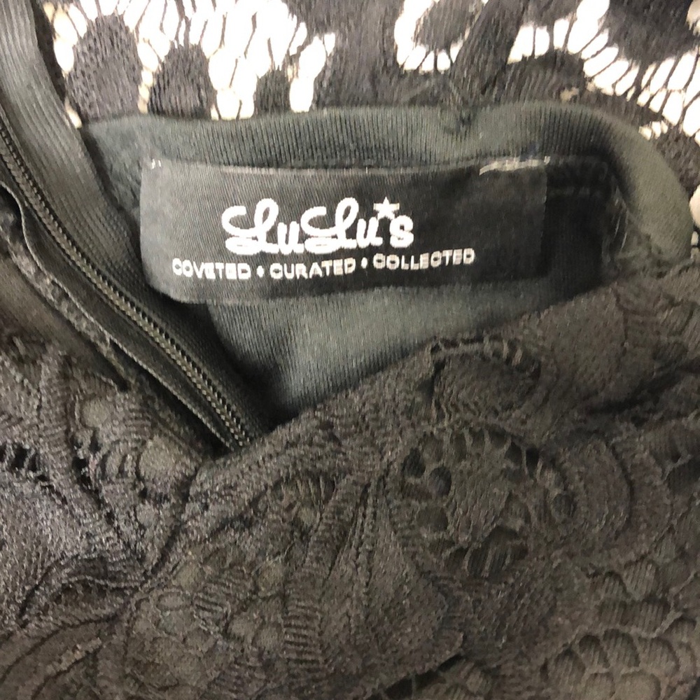 Lulu’s Black Lace Bodycon V-Neck Mini Dress Size XS - Picture 8 of 8